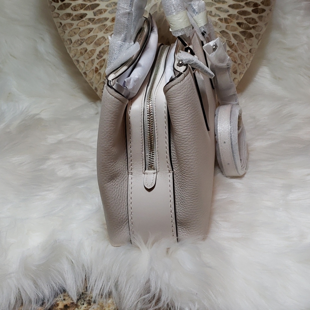 Designer Handbag - Picture 4 of 13